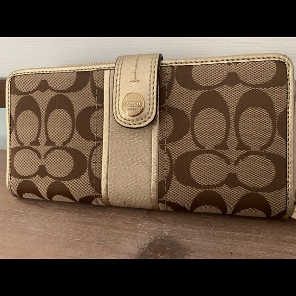 Coach Wallet - Picture 2 of 4